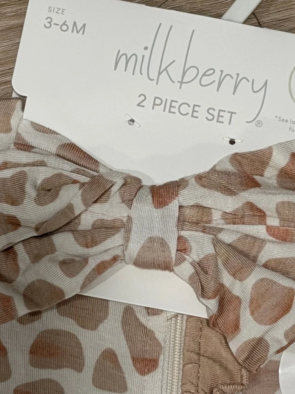 Milkberry giraffe print outfit sleeper pajamas size 3-6 months